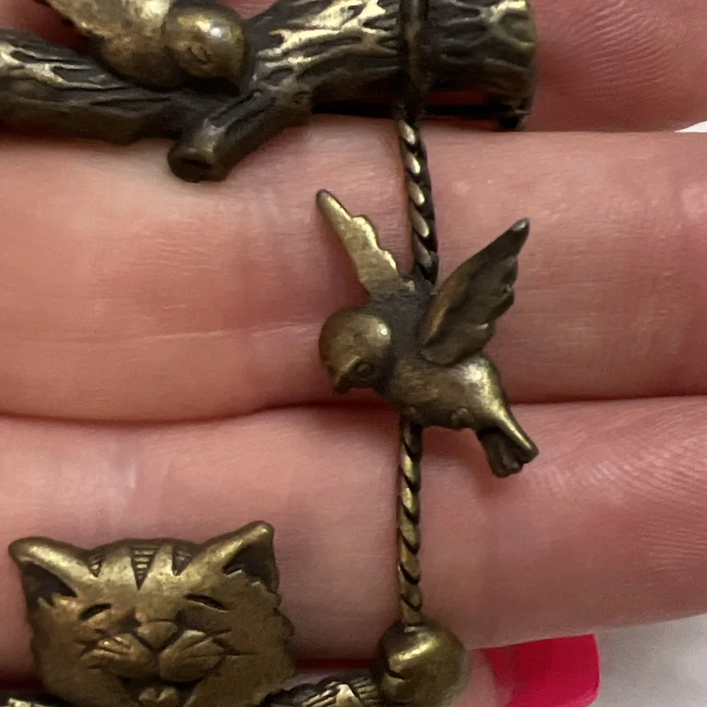 Vtg Signed JJ Jonette‎ Vintage Swinging Smiling Cat Bird Pin Brooch Brass Tone